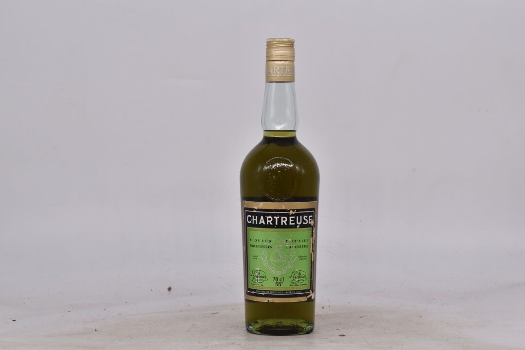Null 1 botella de Chartreuse viejo.
Nivel: -4,5 cm por debajo del tapón.
