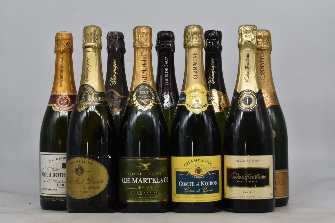 Réunion de 9 bouteilles de champagne comprenant : 1个阿尔弗雷德-罗斯柴尔德，Brut Grandde Res&hellip;