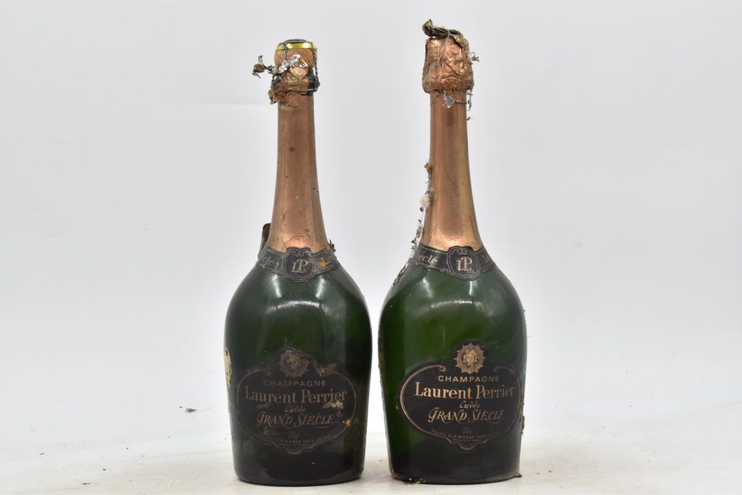 Null 2 bottles of Champagne Laurent PERRIER. Cuvée Grand siècle.