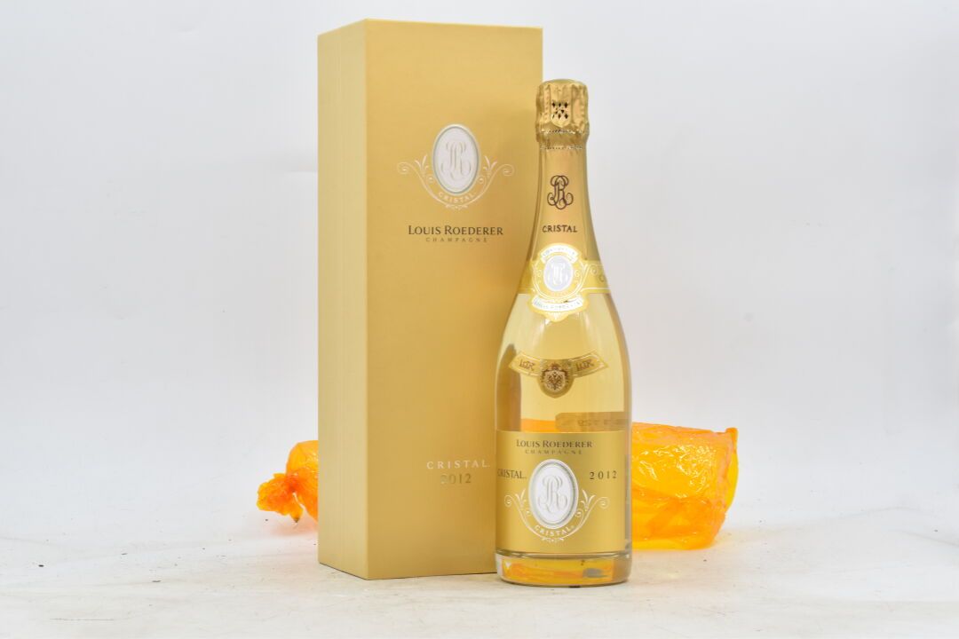 Null 1 Flasche Champagne Louis Roederer "Cristal" 2012.
In der originalen Schach&hellip;