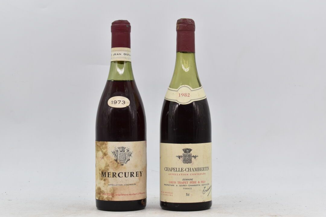 2 bouteuilles de bourgogne comprenant : 1 botella Chapelle Chambertin 1982 domai&hellip;