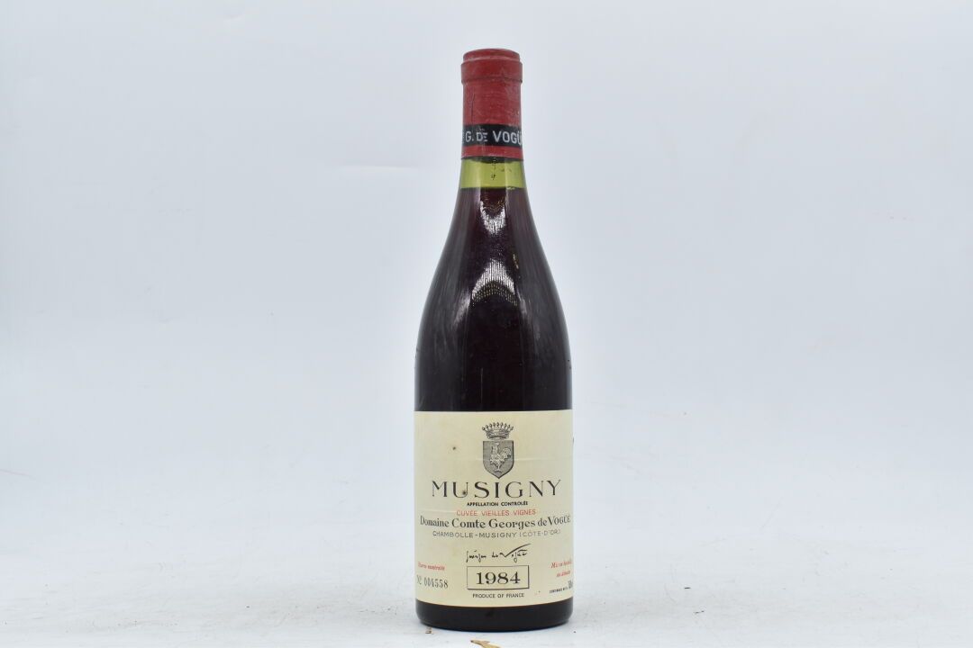Null 1 Flasche Domaine Comte Georges de Vogüé 1984 Musigny "Cuvée Vieilles Vigne&hellip;