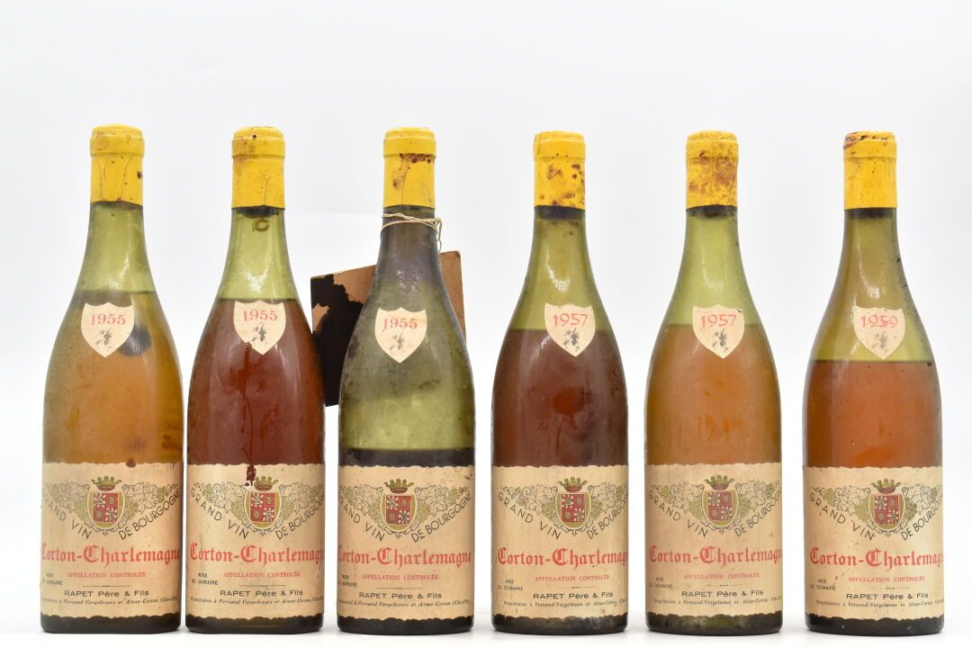 Réunion de 6 bouteilles de Corton-Charlemagne de Domaine Rapet comprenant : 3 bo&hellip;