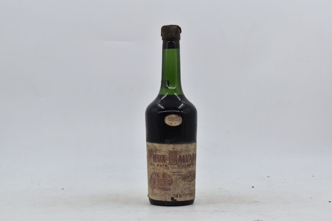 Null 1 botella de calvados viejos de la región de Auge 1865. Pierre Huet ( Chamb&hellip;