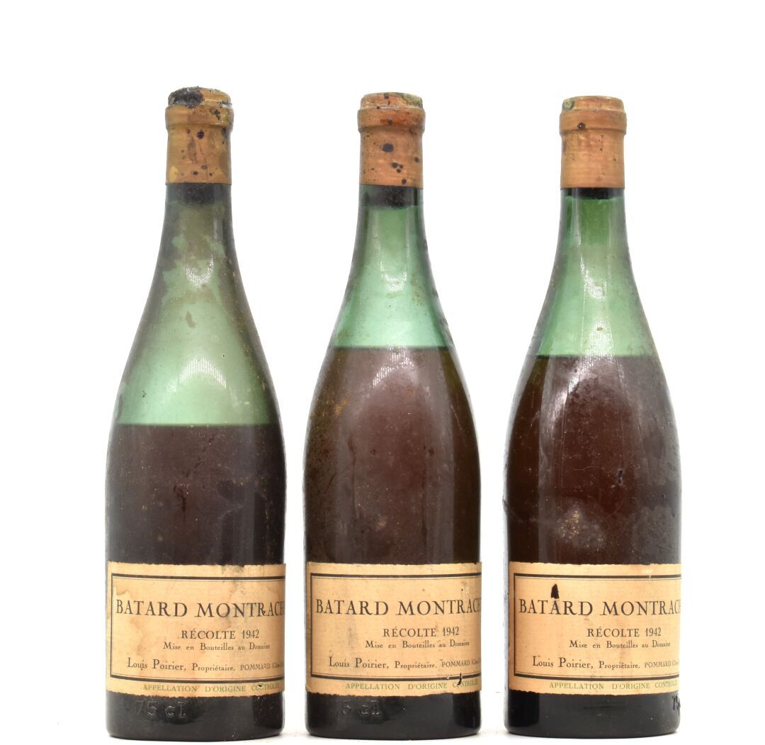 Null 3 bouteilles de BATARD MONTRACHET 1942 Louis Poirier. 
Étiquettes fanées et&hellip;