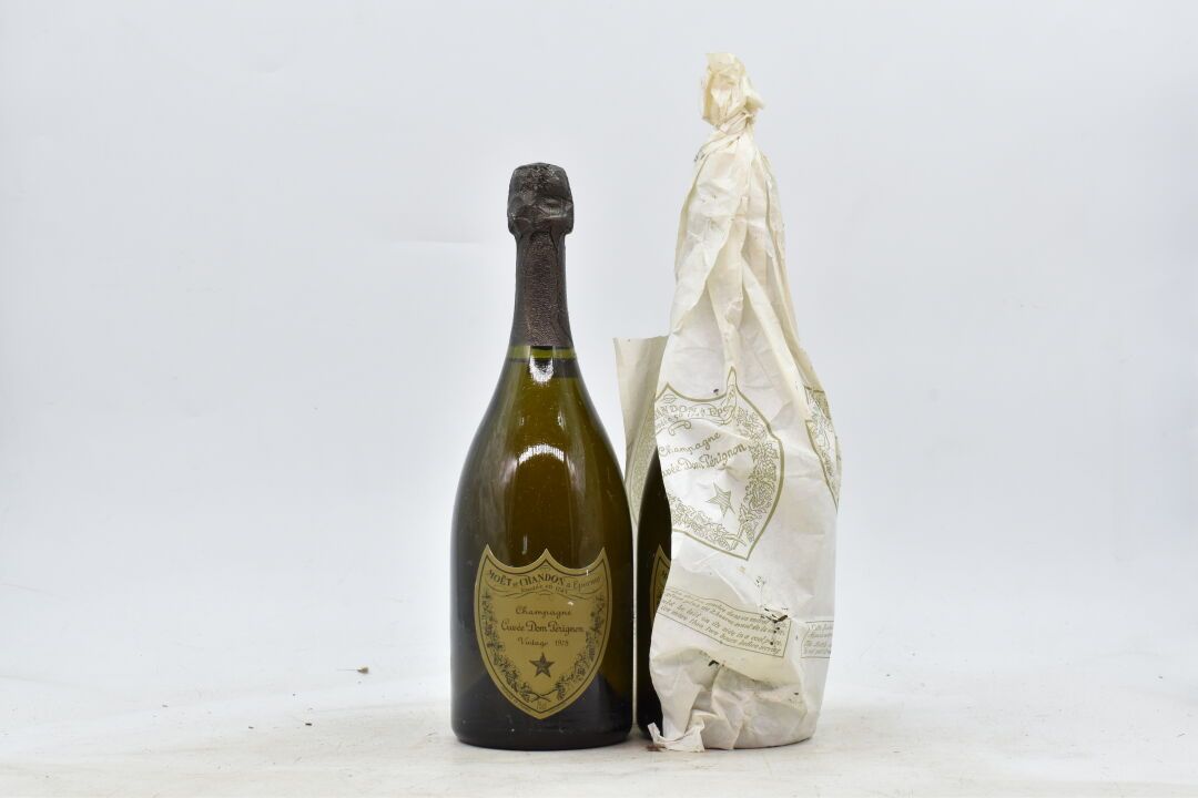 Null 2瓶DOM PERIGNON香槟酒。1978年的年份。酩悦香槟
水平：胶囊下-0.5厘米。