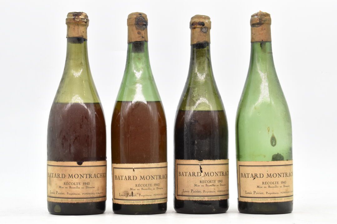 Null 4 bouteilles de BATARD MONTRACHET 1943 Louis Poirier. 
Étiquettes fanées et&hellip;
