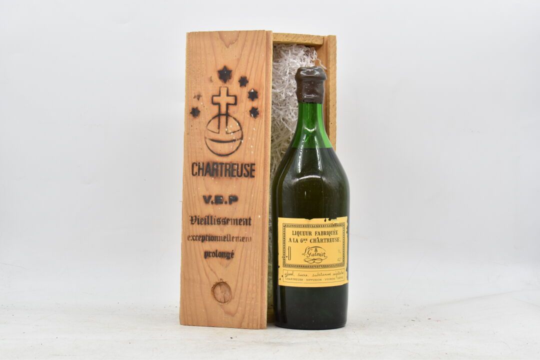 1 bottle (1L) of Chartreuse Jaune VEP (Voiron). Illegibl…