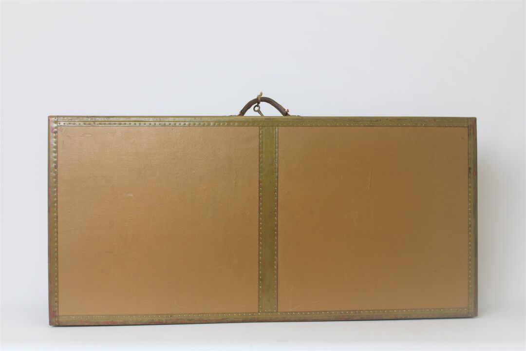 Null Les Bagages MOYNAT. 
Valise de voiture en toile enduite beige et bordures e&hellip;