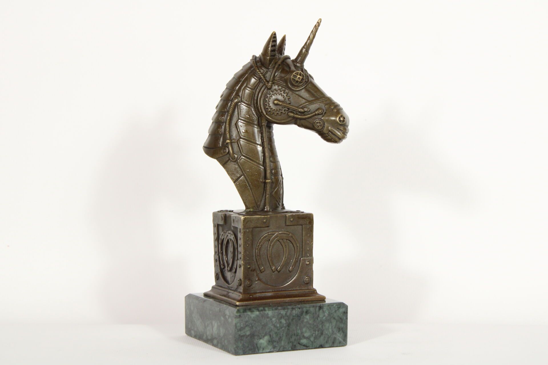 Null Martin KLEIN (Contemporain).
« Le Cheval Mécanique », bronze avec socle en &hellip;