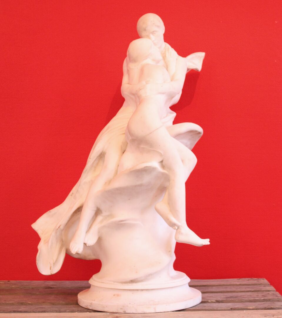 Null Paul ROGER-BLOCHE (1865-1943)
L'étreinte, sculpture en marbre. Signée.
Haut&hellip;
