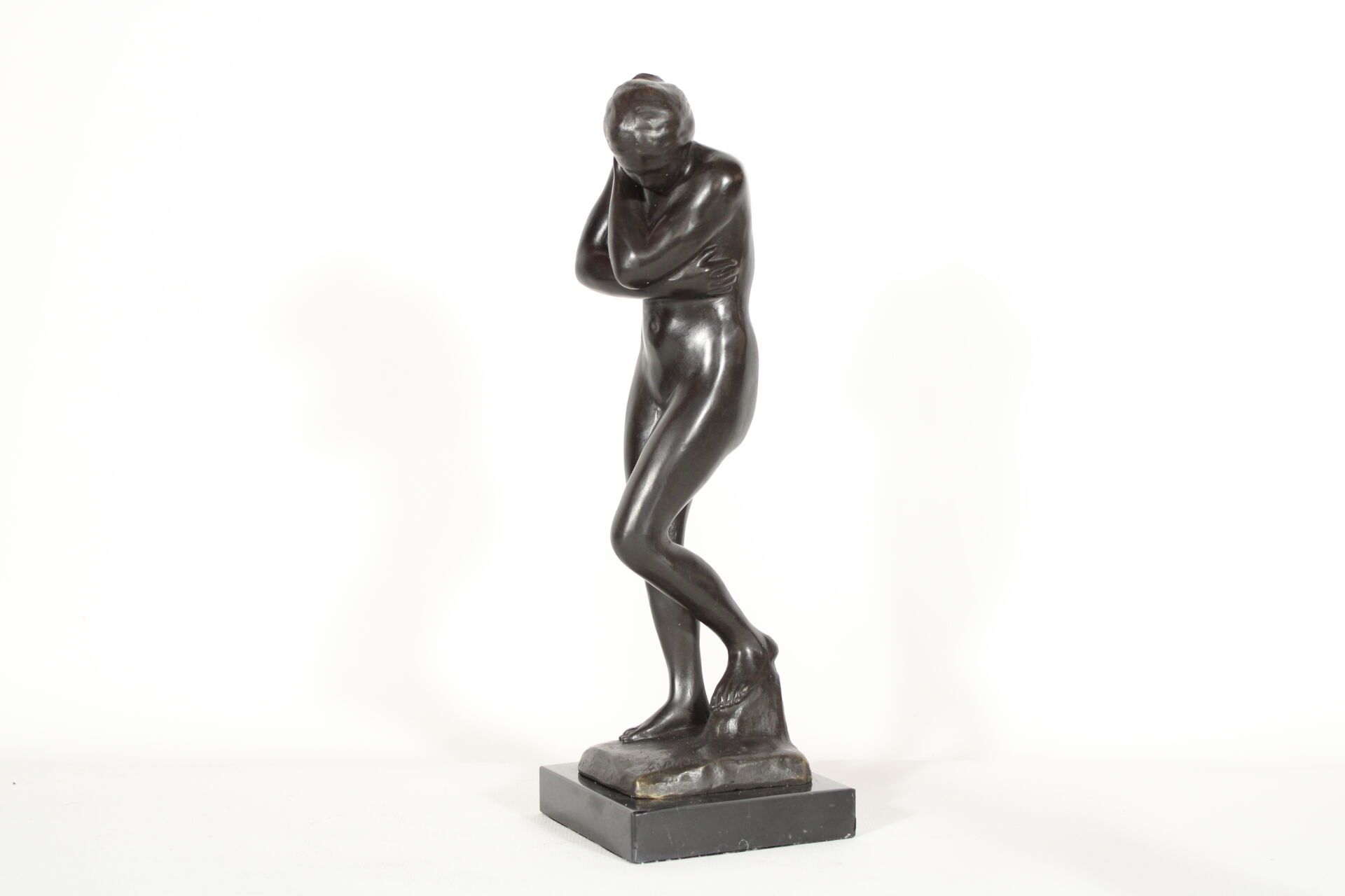 Null Auguste RODIN (1840/1917). After. 
Eve, bronze subject with marble base. Si&hellip;