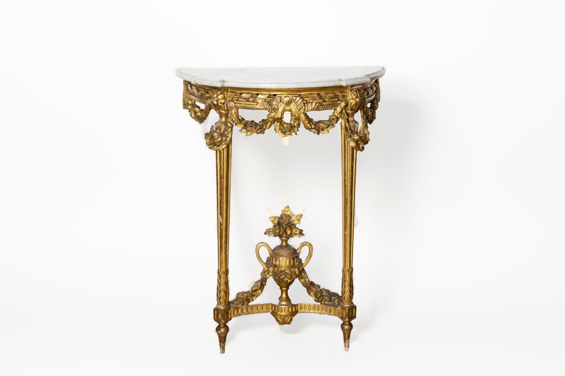 Null Wall-mounted gilded wood console table with foliage garlands, white marble &hellip;