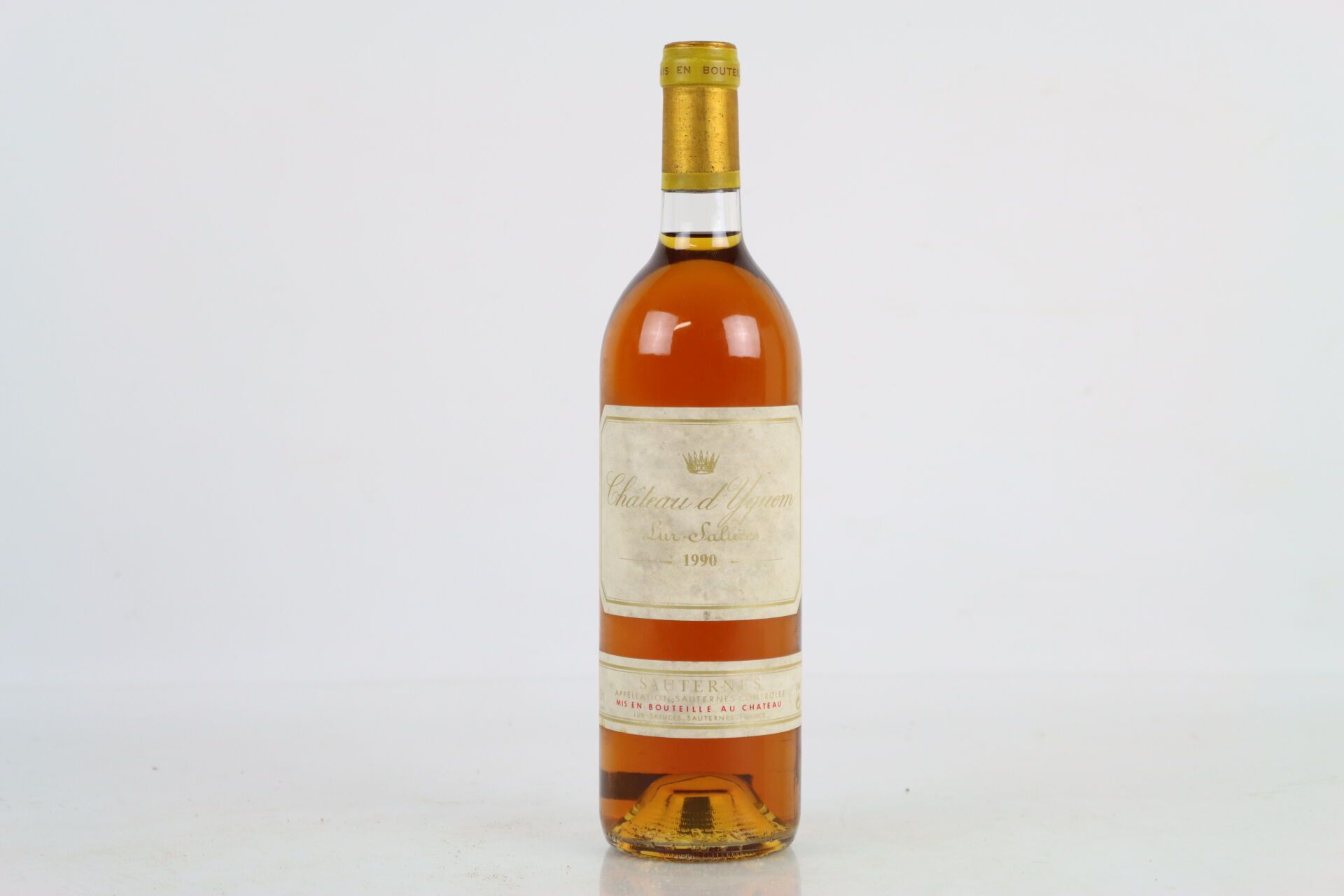 Null 1 bouteille de SAUTERNES 1990 du Château d'YQUEM en bon état, niveau 1.5 cm&hellip;