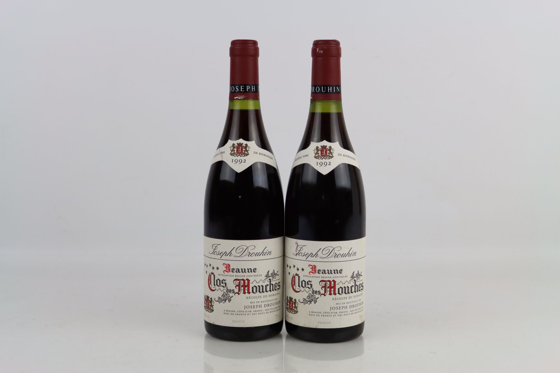 Null 2 bouteilles de BEAUNE 1er Cru Clos des Mouches 1992 par Joseph DROUHIN en &hellip;