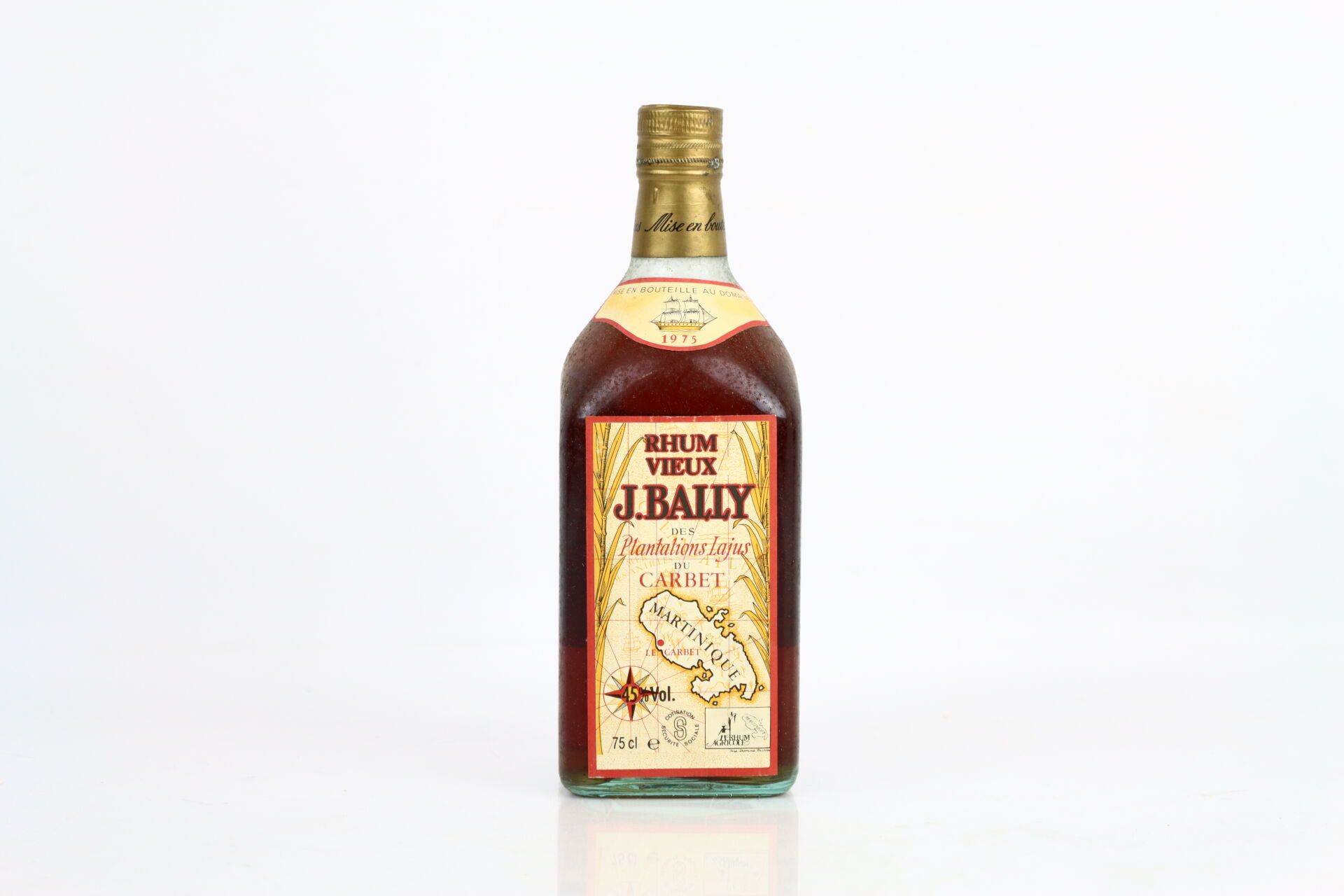 Null 1瓶J.BALLY des Plantations Lajus du Carbet酿造的RHUM Vieux 1975完好无损，瓶盖下1.1厘米处有水&hellip;