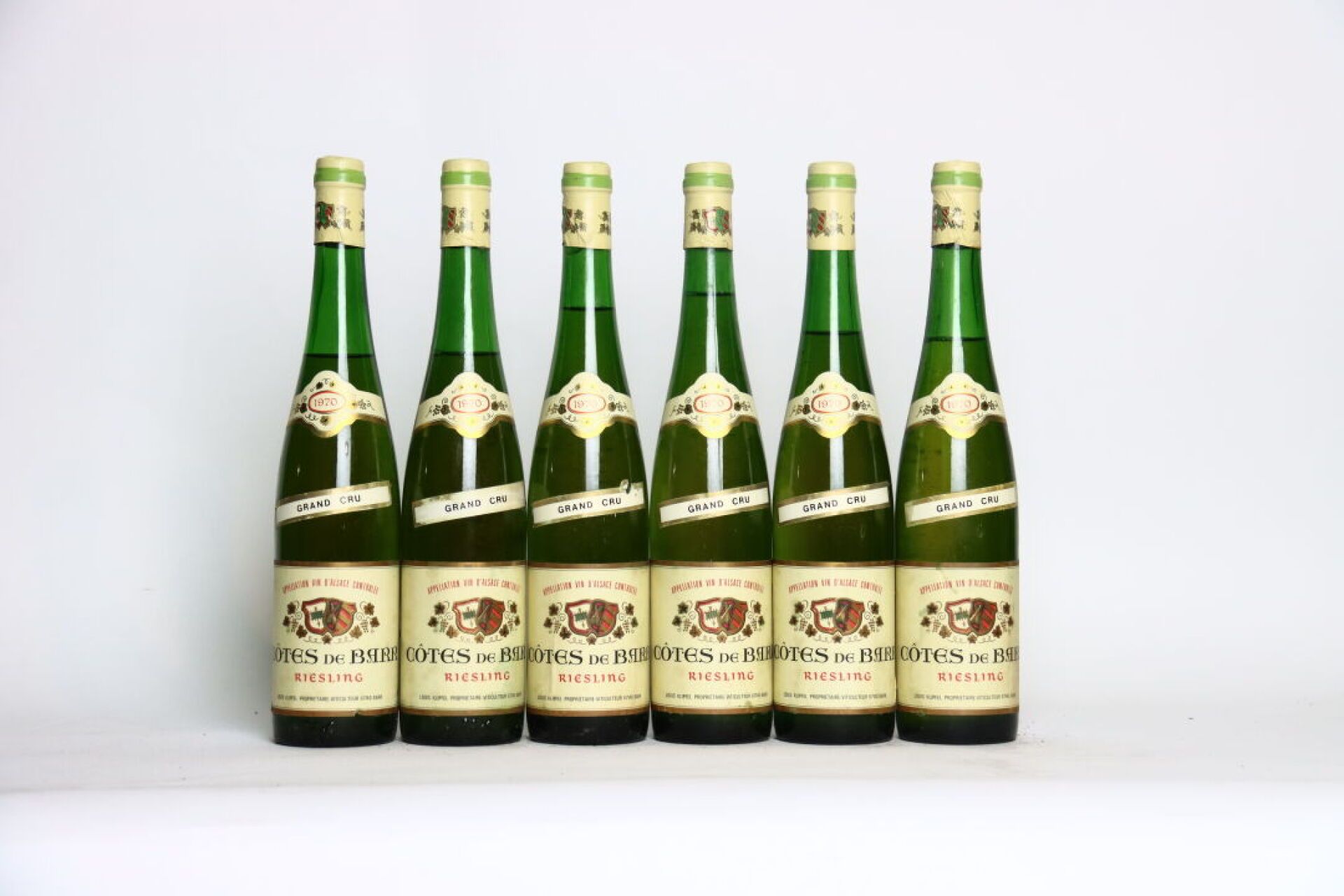Null 6 Flaschen ALSACE Riesling 1970 von Louis KLIPFEL.
Füllstände: 2,5 bis 6 cm&hellip;