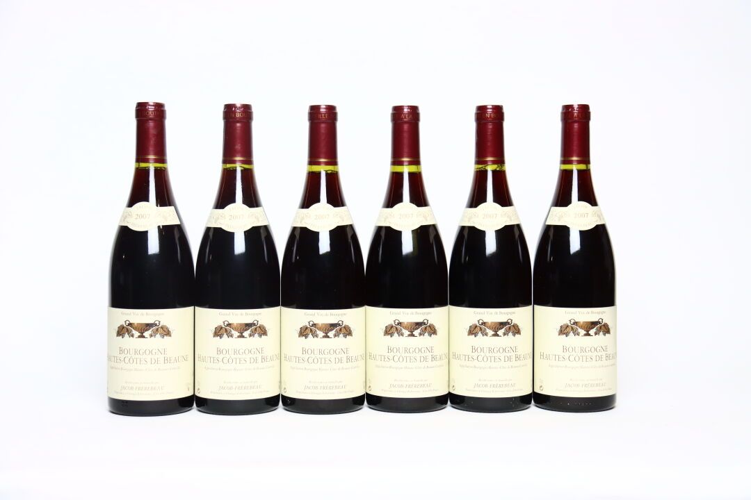 Null 6 botellas de BOURGOGNE HAUTES-CÔTES-DE-BEAUNE tinto 2007, JACOB-FRÈREBEAU.