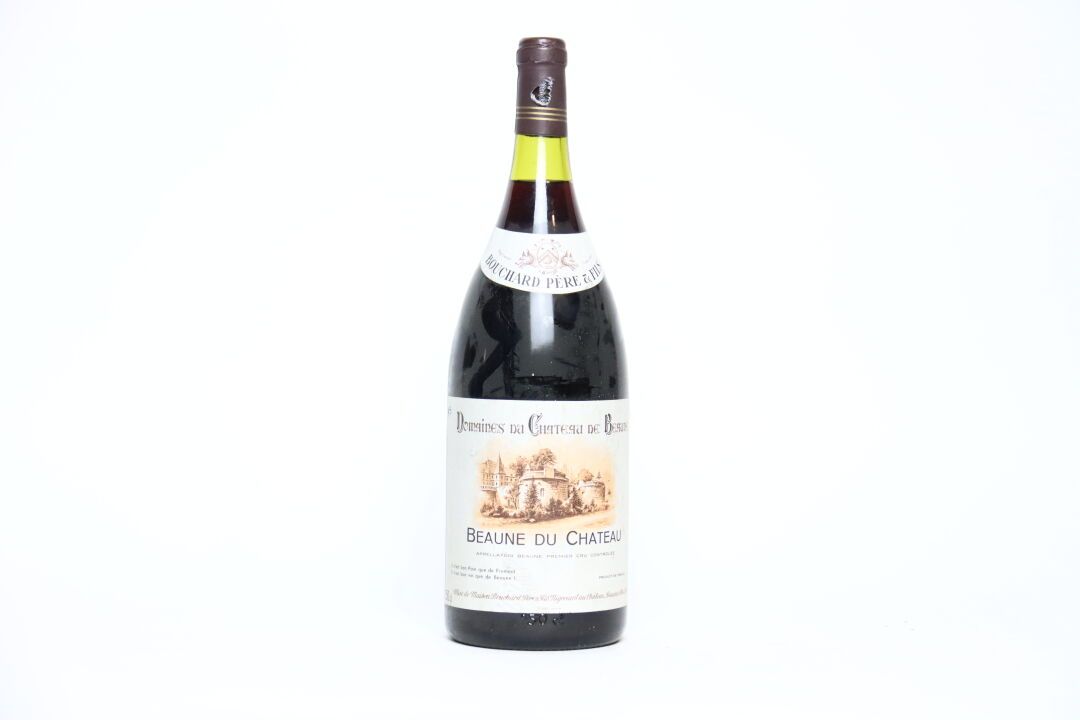 Null 1瓶BEAUNE红葡萄酒NM, DOMAINES DU CHÂTEAU DE BEAUNE - MAISON BOUCHARD.损坏的胶囊。