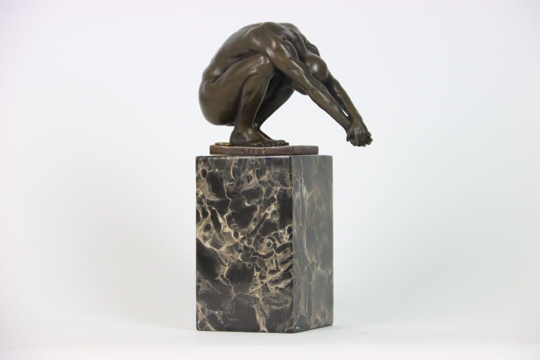 Null Milo MARTIN (1955).(D'après). Le Plongeon. Sculpture en bronze représentant&hellip;