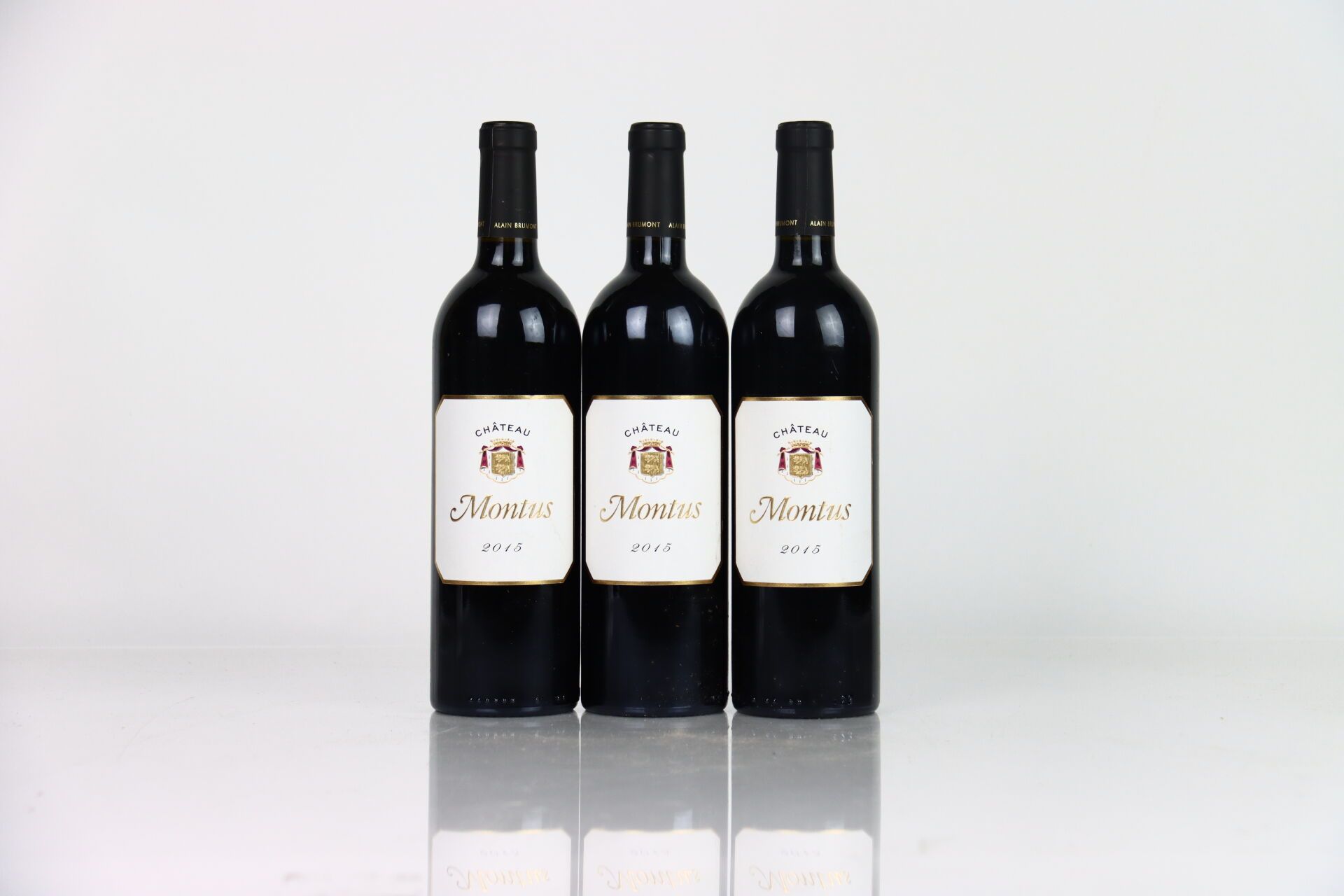 Null 3瓶2015年蒙图斯酒庄（MADIRAN）葡萄酒。