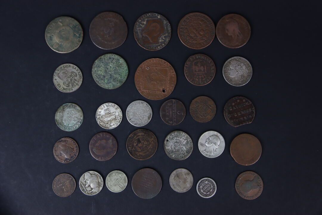 Null 各种各样的。一批超过130个不同的硬币，不同的国家。

顾问: Pierre-Luc SWIRSKY先生
