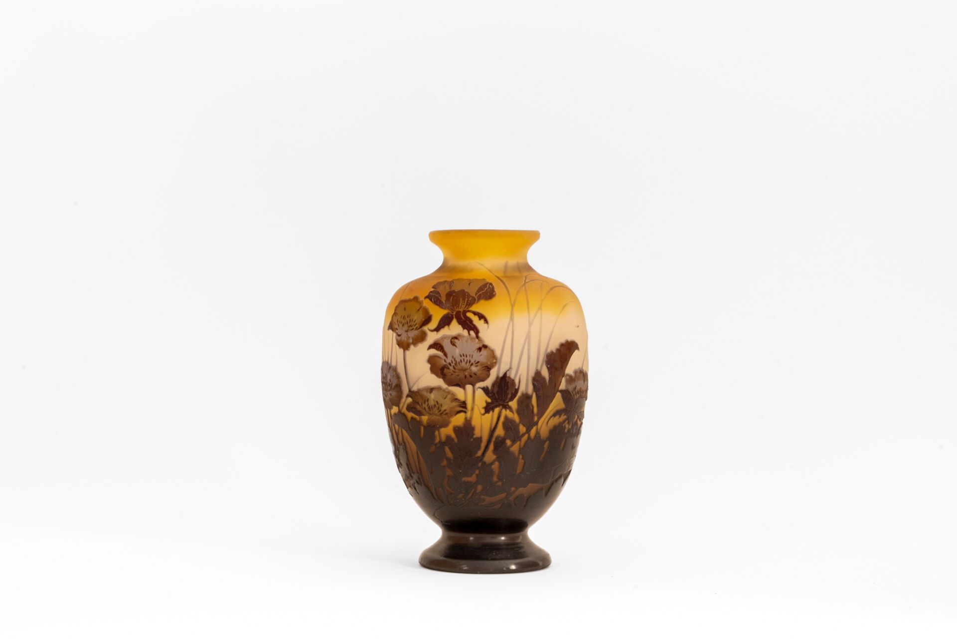 Null ETABLISSEMENTS GALLE (1904-1936). Vase ovoïde épaulé et col conique sur pié&hellip;
