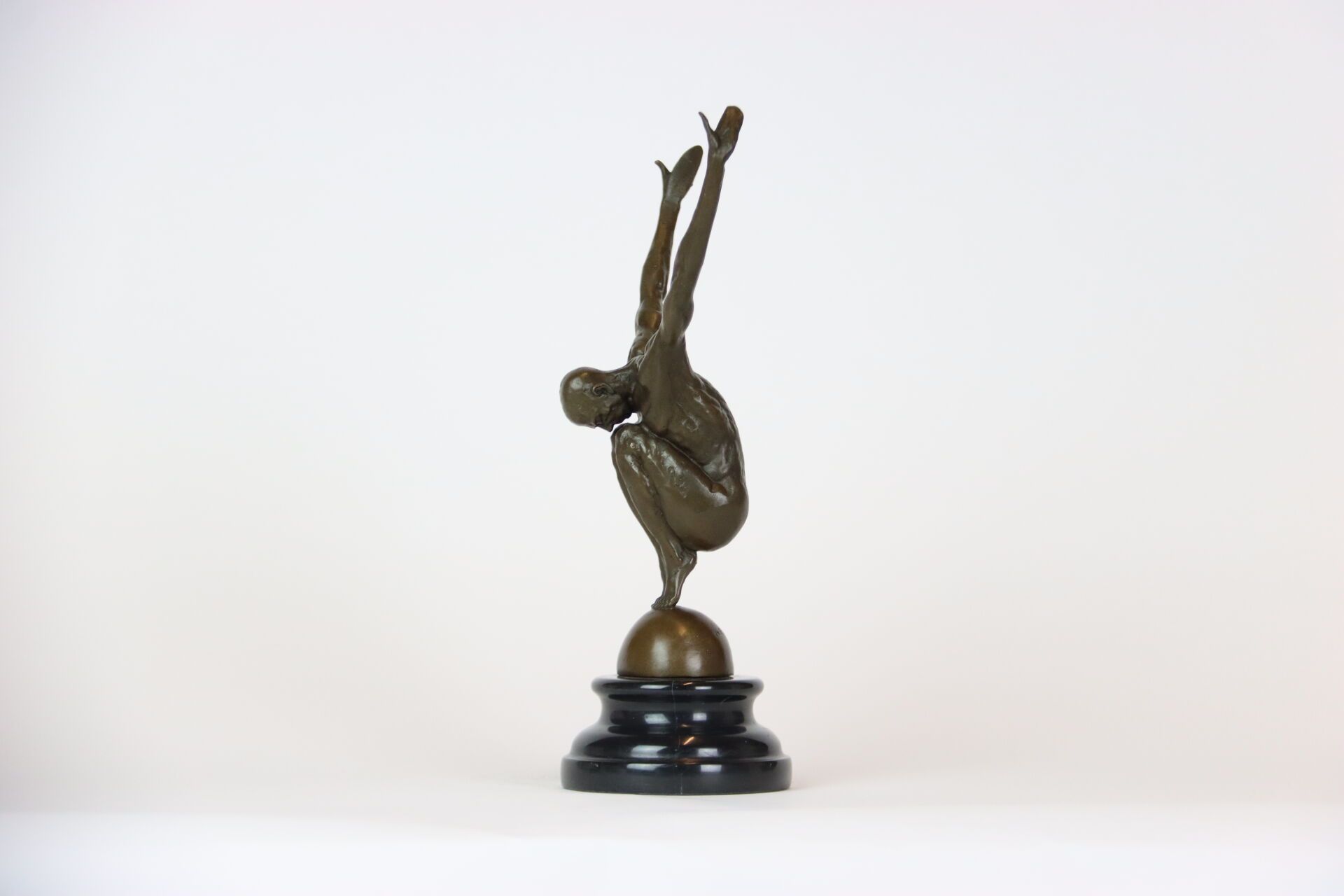 Null MILO (1893 - 1970) ( D'âpres ). "Bronze sculpture on marble base, signed, n&hellip;