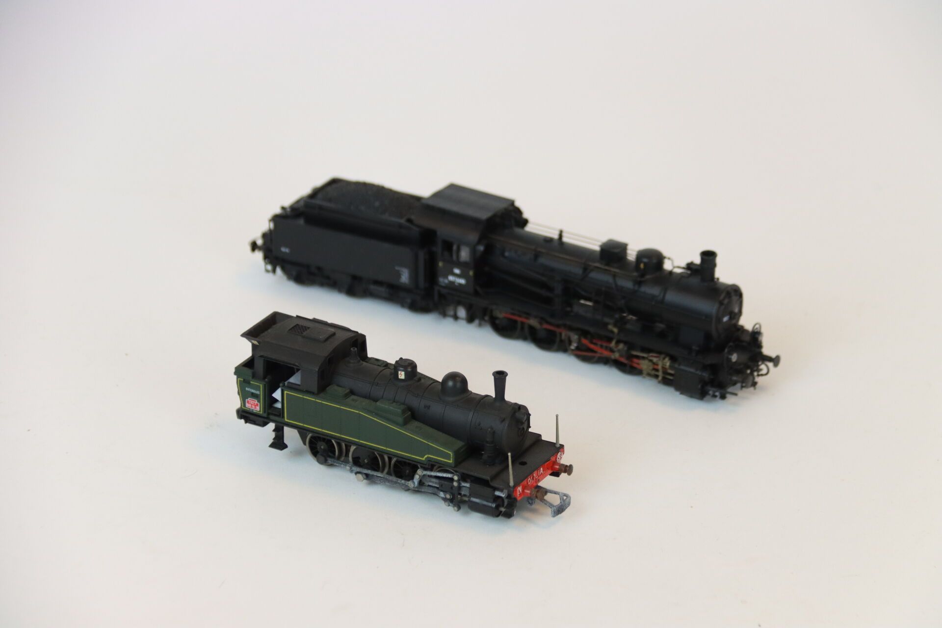 Null Reunión de dos locomotoras y un ténder:

- JOUEF, locomotora SNCF 040 TA 28&hellip;