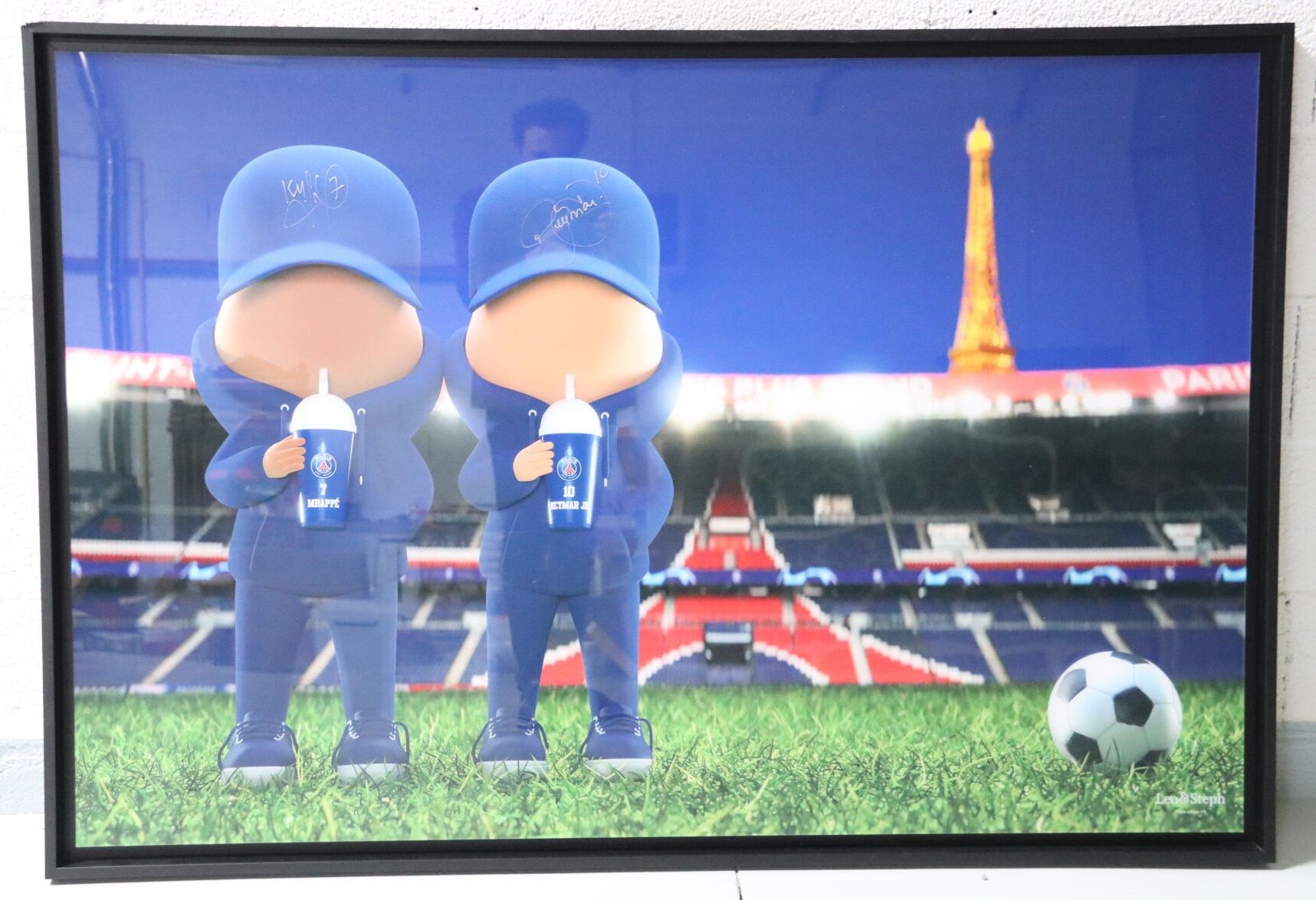 Null LEO & STEPH (XXe), "KIC CUP PSG" Dédicacé par Mbappé et Neymar, conception &hellip;