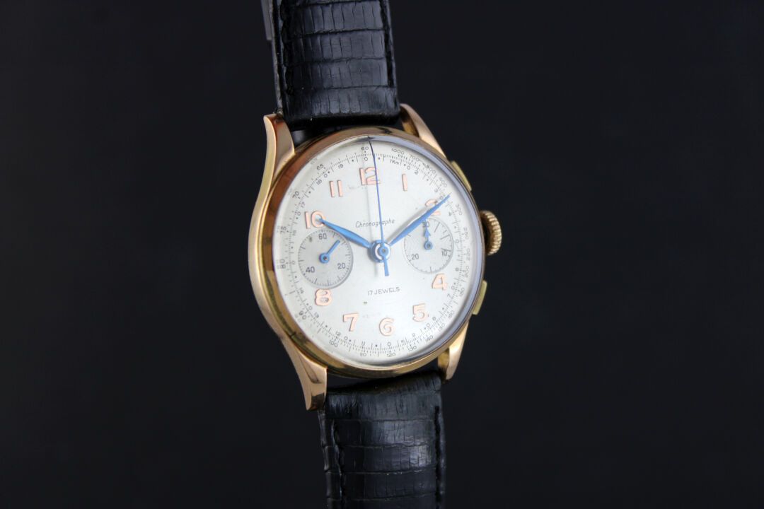Null Schweizer Chronograph
Chronographenuhr mit Armband aus 18k Gelbgold. Rundes&hellip;