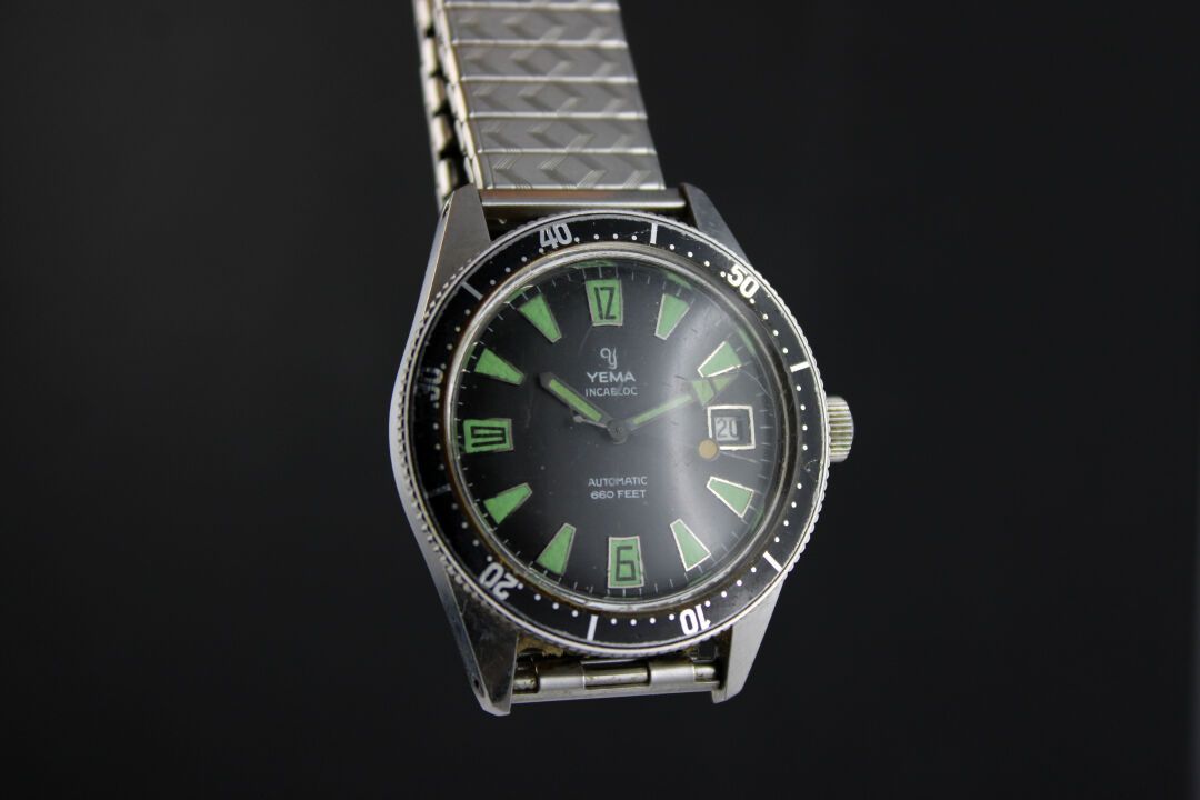 Null YEMA Skindiver
Steel bracelet watch. Round diving case with external bezel.&hellip;