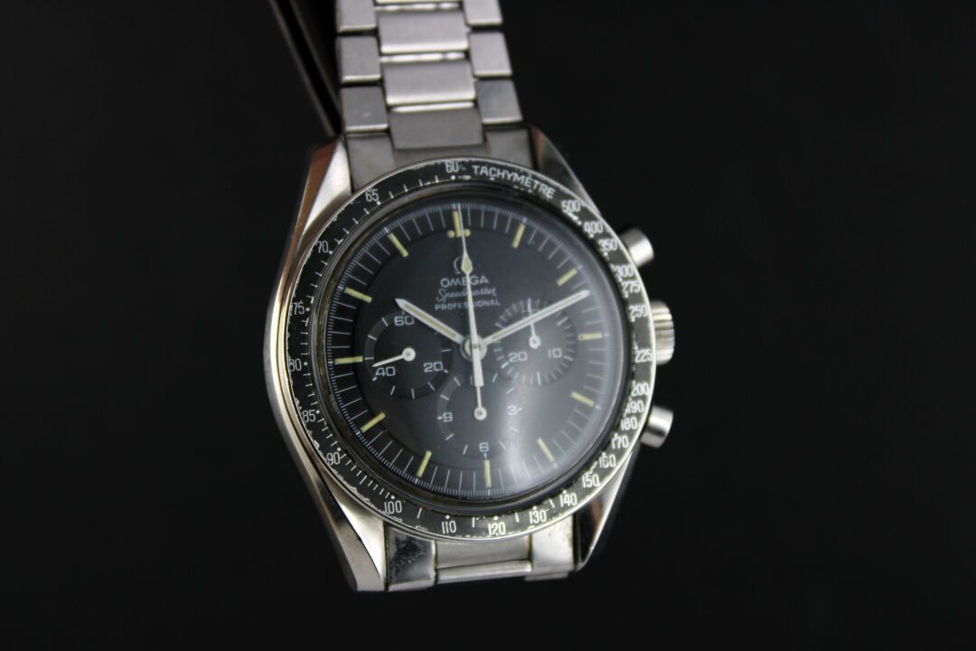Null OMEGA Speedmaster Ref.105.012-66 um 1966.
Chronographenuhr mit Armband aus &hellip;