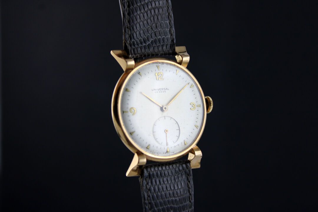 Null UNIVERSAL GENEVE Ref. 2913
Armbanduhr aus 18k Gelbgold. Rundes Gehäuse mit &hellip;