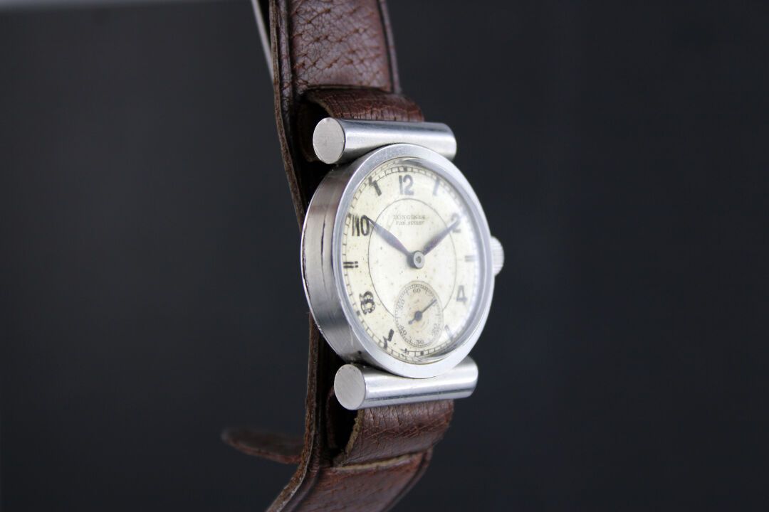 Null LONGINES
Steel bracelet watch. Round case "corner case" with drop handles (&hellip;