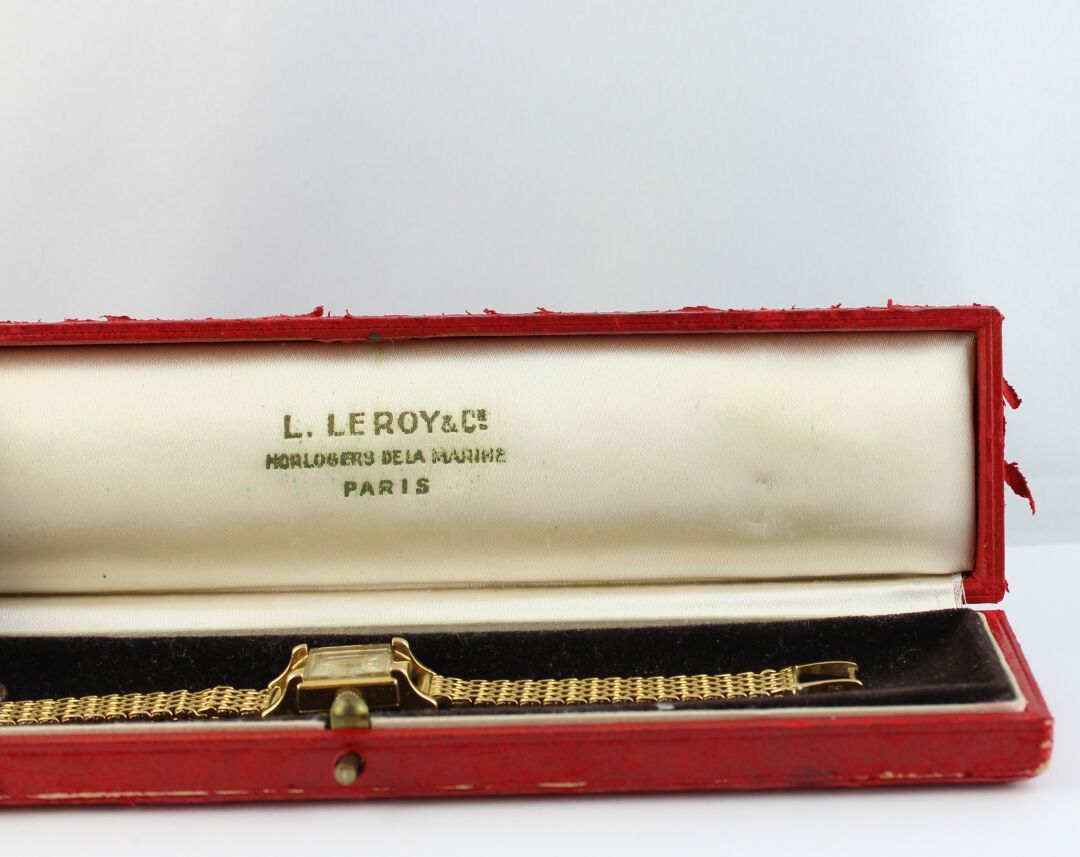 Null LEROY
18K(750/1000)黄金女士腕表，带表带和表壳
装在原来的盒子里。
毛重：31.5克