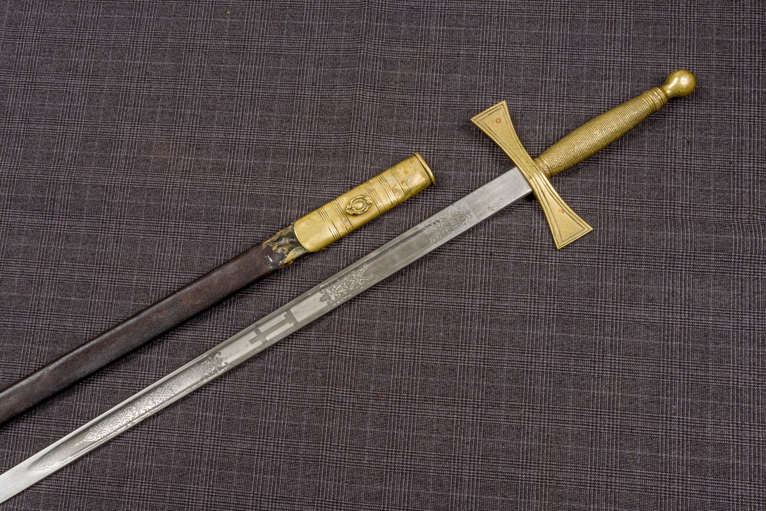 Null Épée Maçonnique SPENCER à LONDRES, en corne et laiton à décor maçonnique. F&hellip;