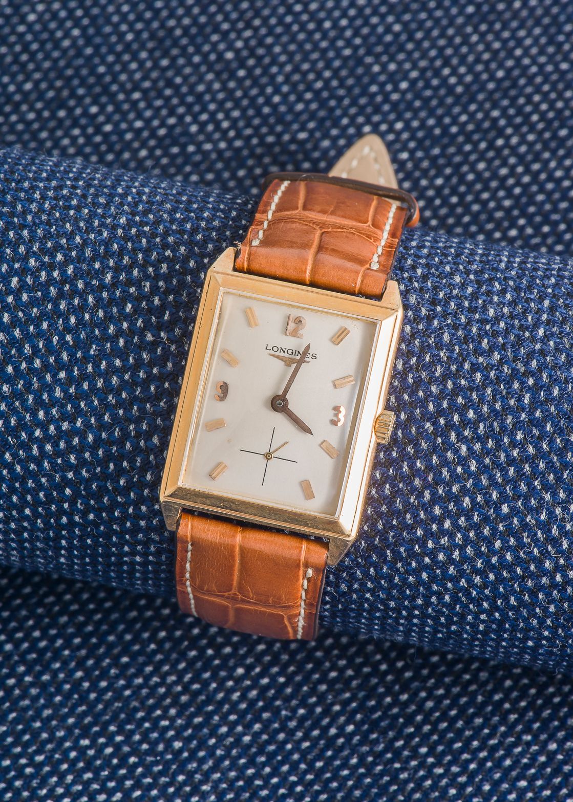 LONGINES Armbanduhr aus 18 Karat Gelbgold (750 ‰), rechteckiges Gehäuse mit gekl&hellip;