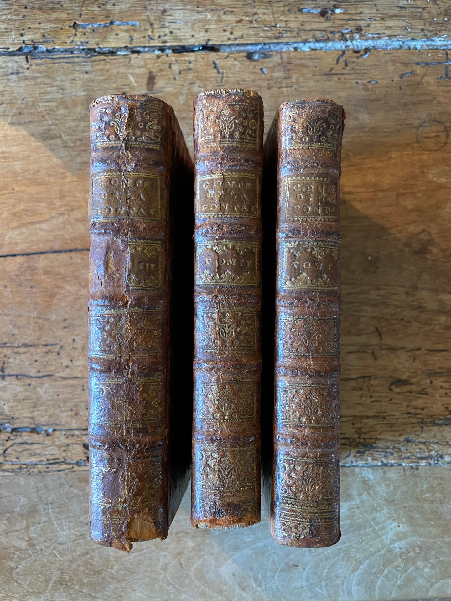 Null LA FONTAINE. Contes et Nouvelles. 1755, 3 volumes reliés pleine basane, usu&hellip;
