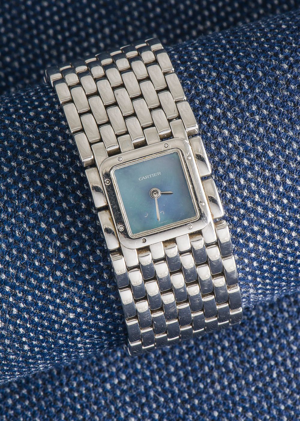 CARTIER, vers 2000 Reloj de señora modelo Panthère ruban en acero ref. 2420. Caj&hellip;