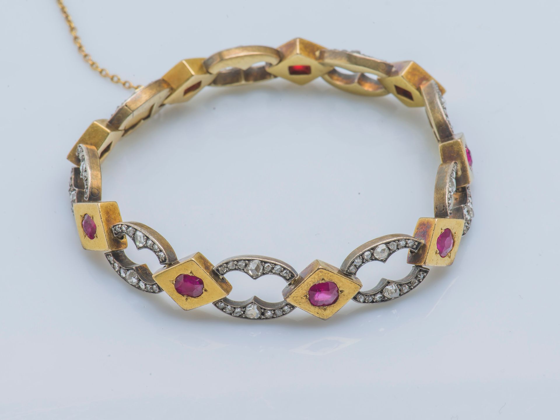 Null Gourmette-shaped bracelet composed of links forming diamonds in 18K yellow &hellip;