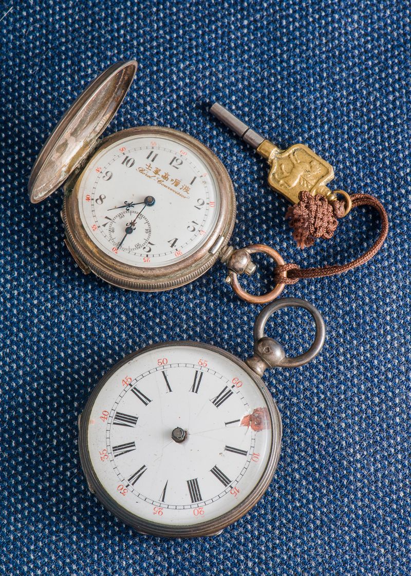 BOREL-COURVOISIER, vers 1860 Reloj de bolsillo de plata (925 ‰) el fondo y la ta&hellip;