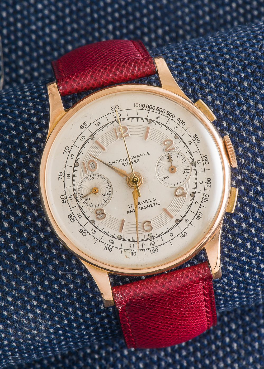 CHRONOGRAPHE SUISSE, vers 1960 18K (750 ‰) yellow gold chronograph, the round ca&hellip;