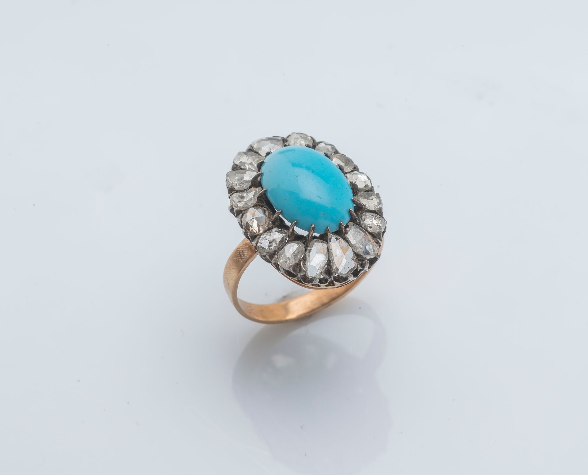 Null An 18K (750 ‰) yellow gold Pompadour ring adorned with an oval turquoise ca&hellip;