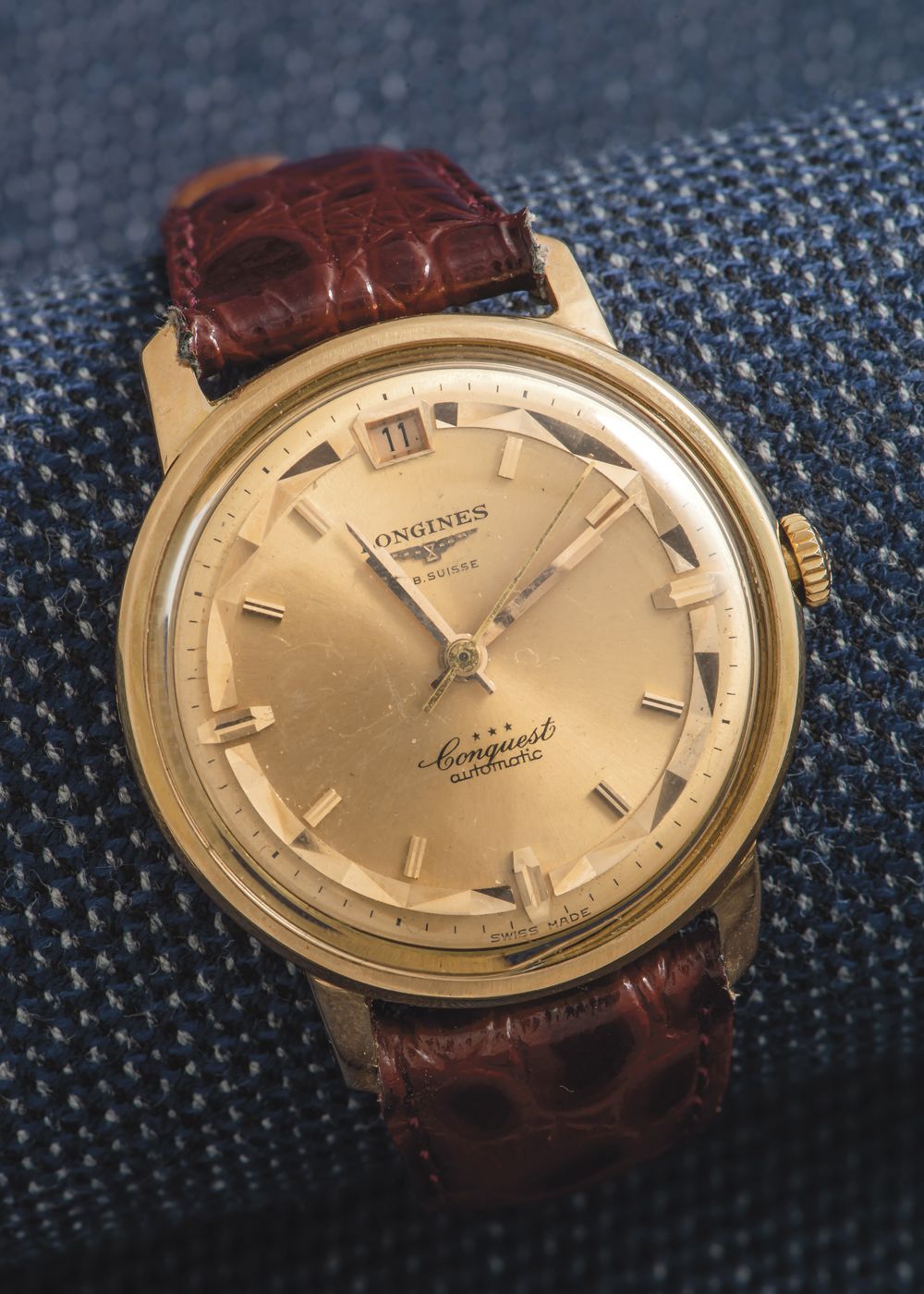 LONGINES, vers 1960 Wristwatch model Conquest, round case in pink gold 18 carats&hellip;