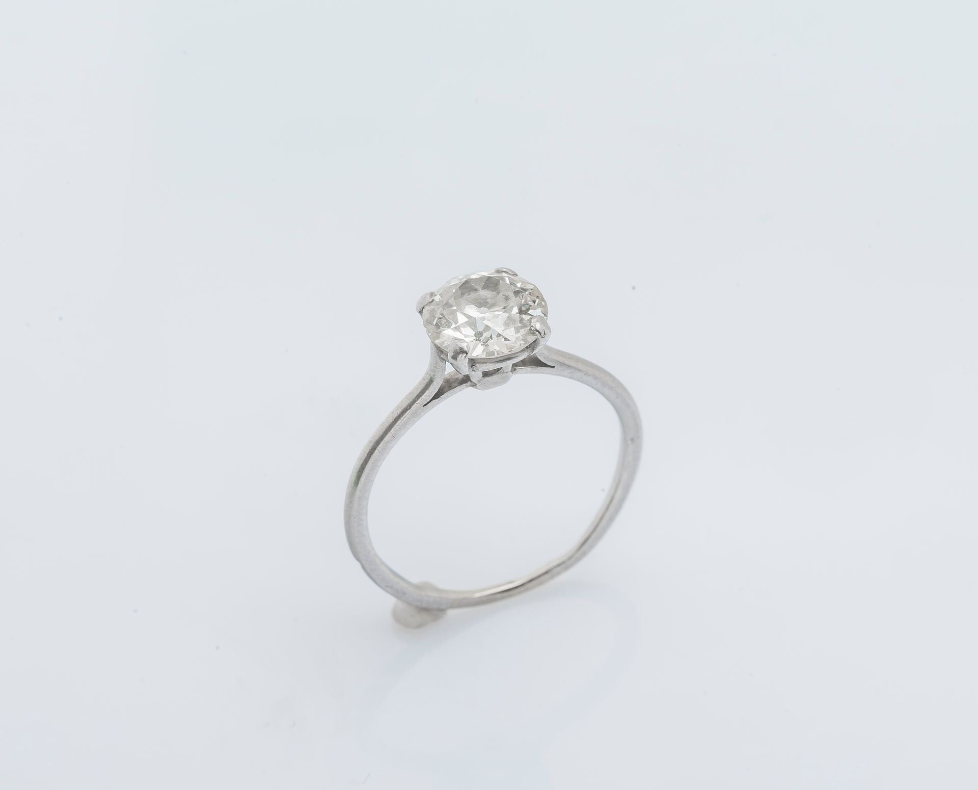 Monture CARTIER Platinum (950 ‰) solitaire ring adorned with an old-cut diamond &hellip;