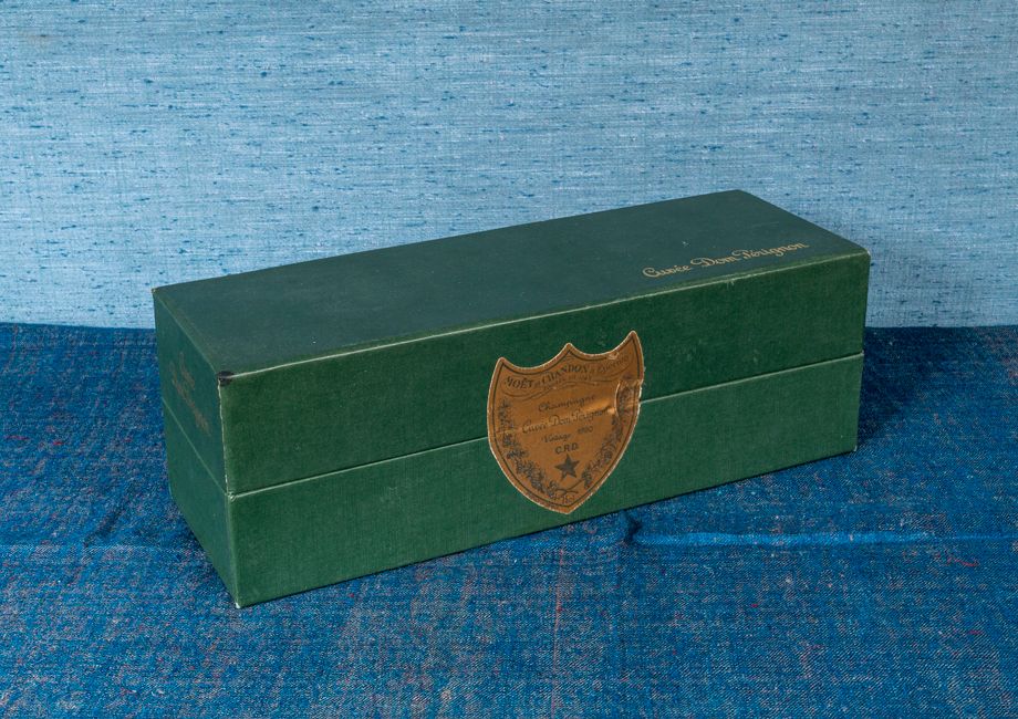 Null DOM PERIGNON sealed box containing a bottle of 1980 vintage