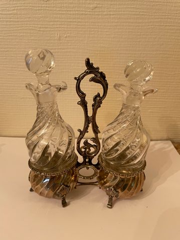 Null Oil and vinegar cruet in silver (925 thousandths), glass cruets

Weight : 1&hellip;