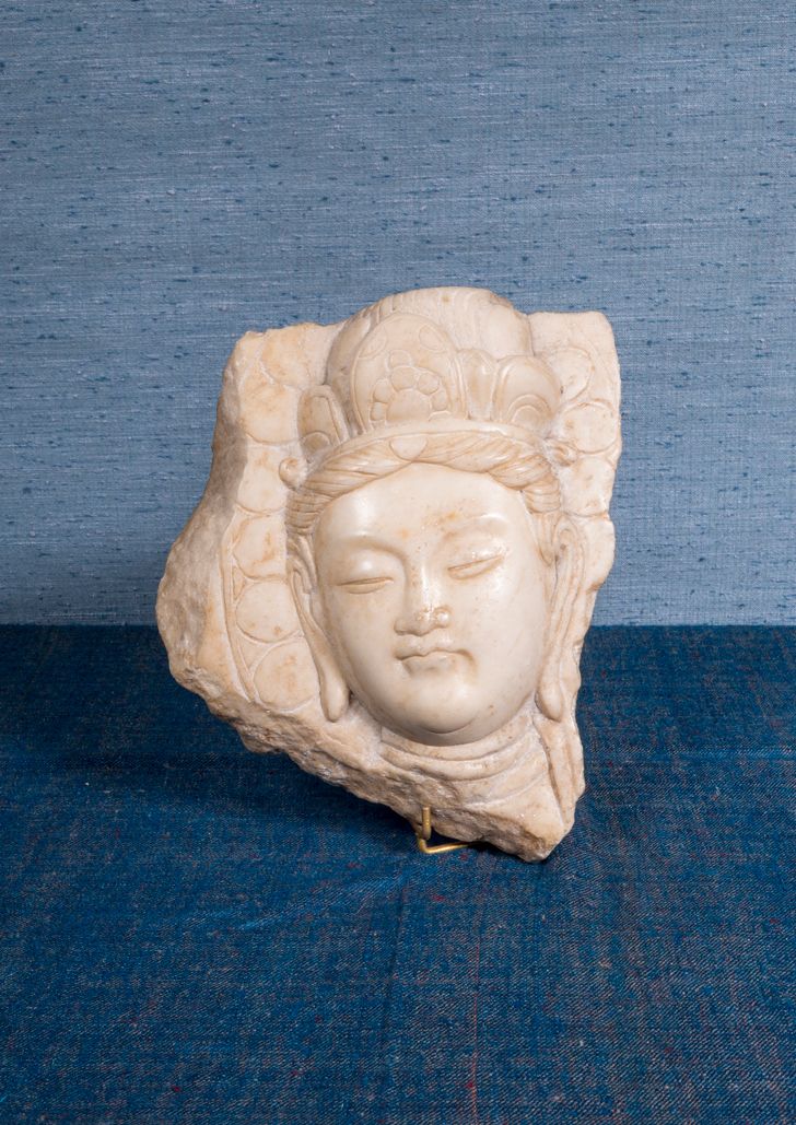 Null 
NON VENDUTO Placca di marmo bianco con una testa di Buddha




H : 20 cm