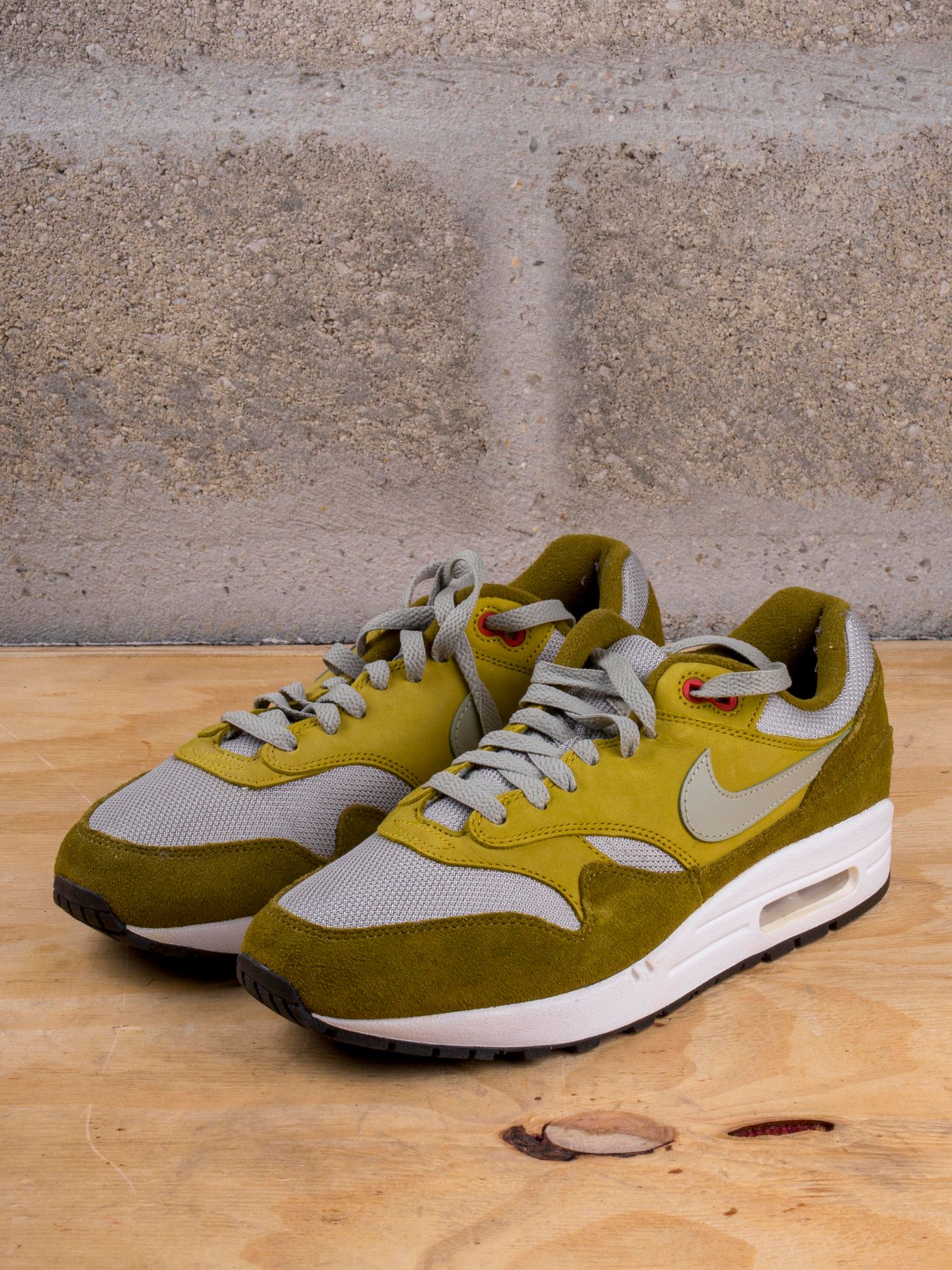 Null NIKE AIR MAX 1

Curry Pack (Olive)

(908366-300)

US 8 / EU 41

(Good condi&hellip;
